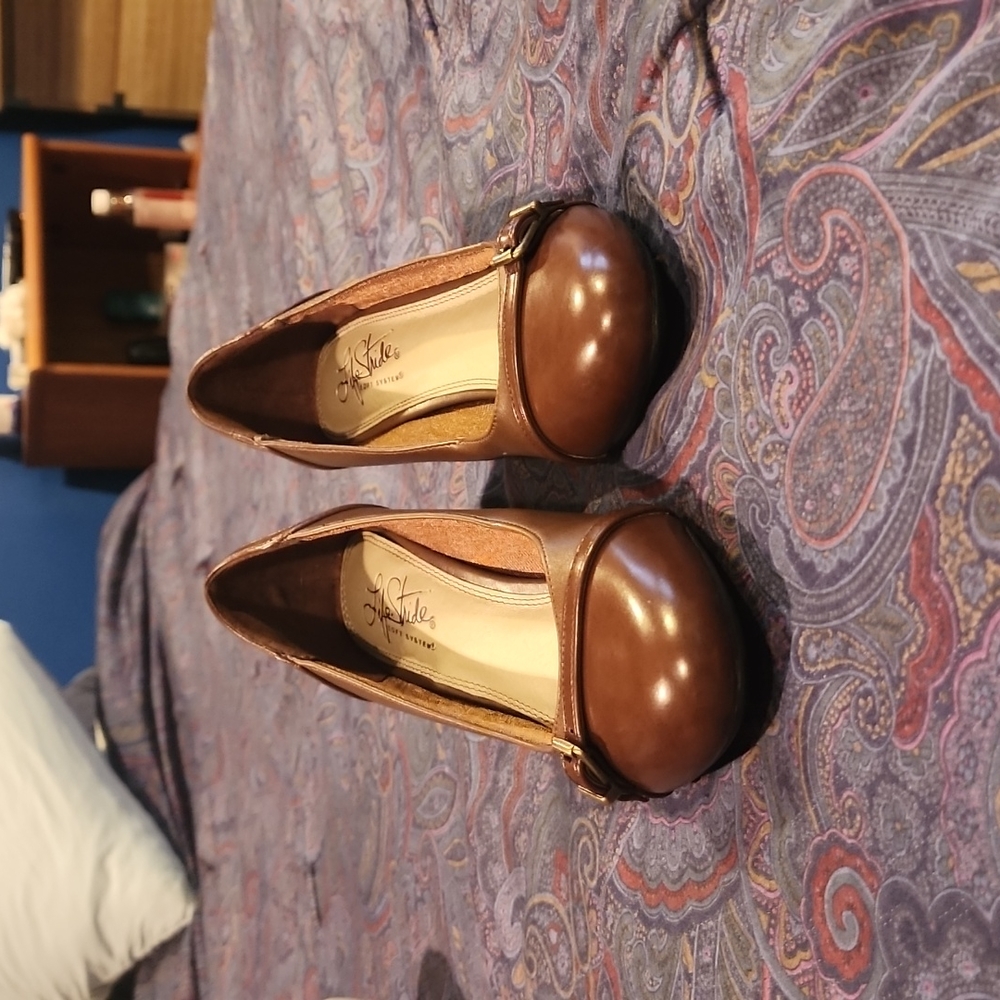 Life stride heels